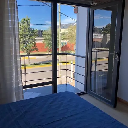 Amplia Casa Dos Pisos, Estacionamiento, Patio. Villa Puerto Madryn Exterior photo
